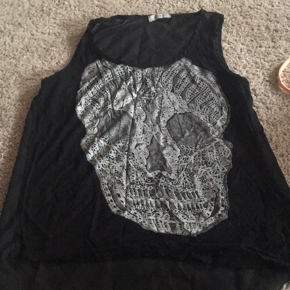 Black skull tank